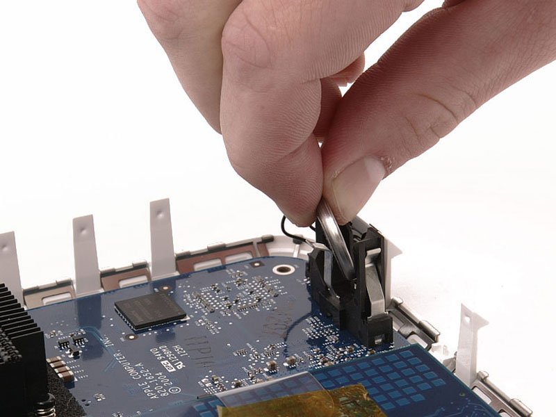 Mac mini (PowerPC) PRAM Battery Replacement