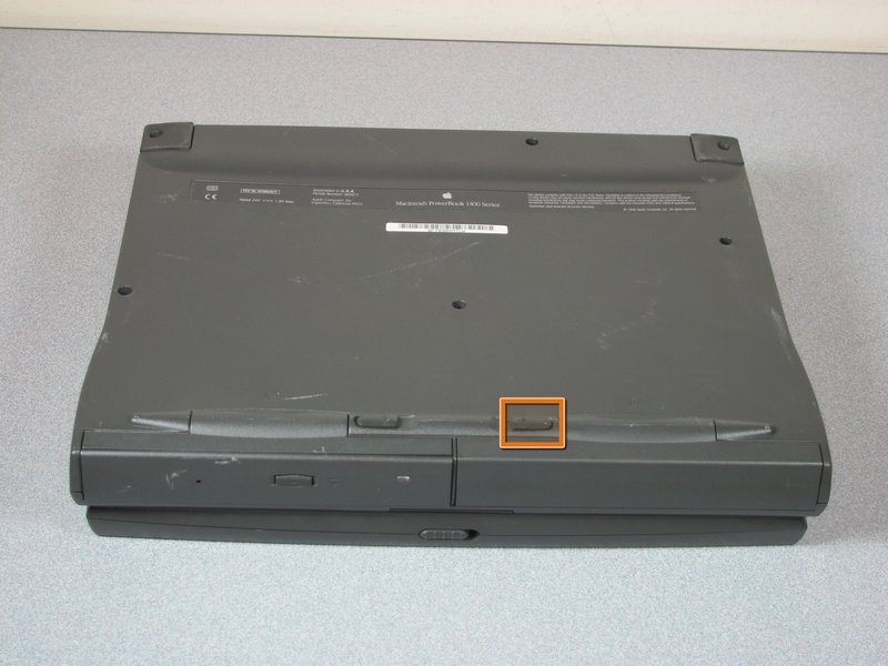 Macintosh PowerBook 1400 Series Battery Replacement