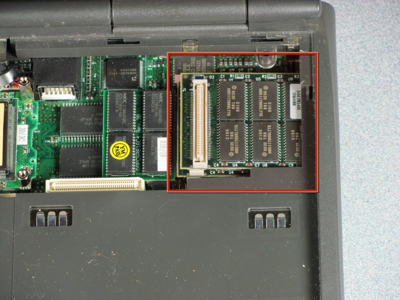 Macintosh PowerBook 1400 Series RAM Replacement